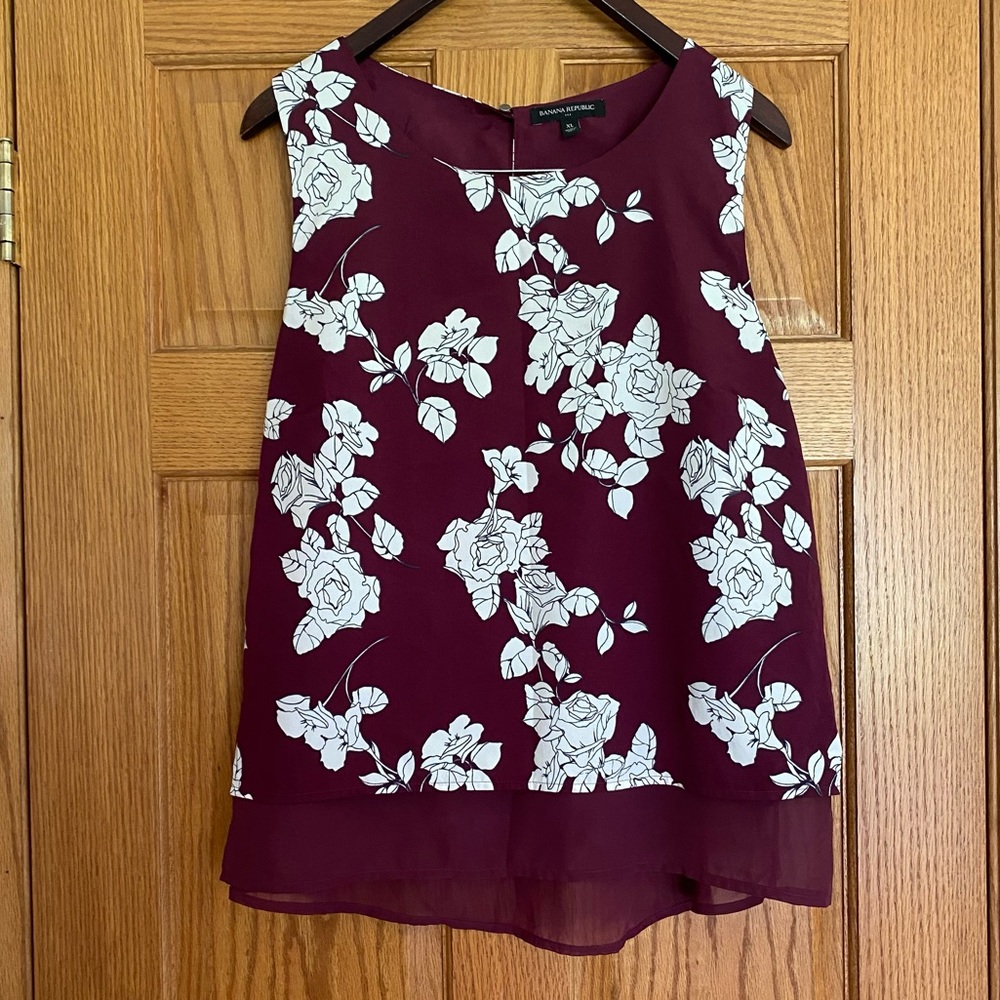 Banana Republic - Maroon/White Floral Sleeveless Blouse - Size XL
